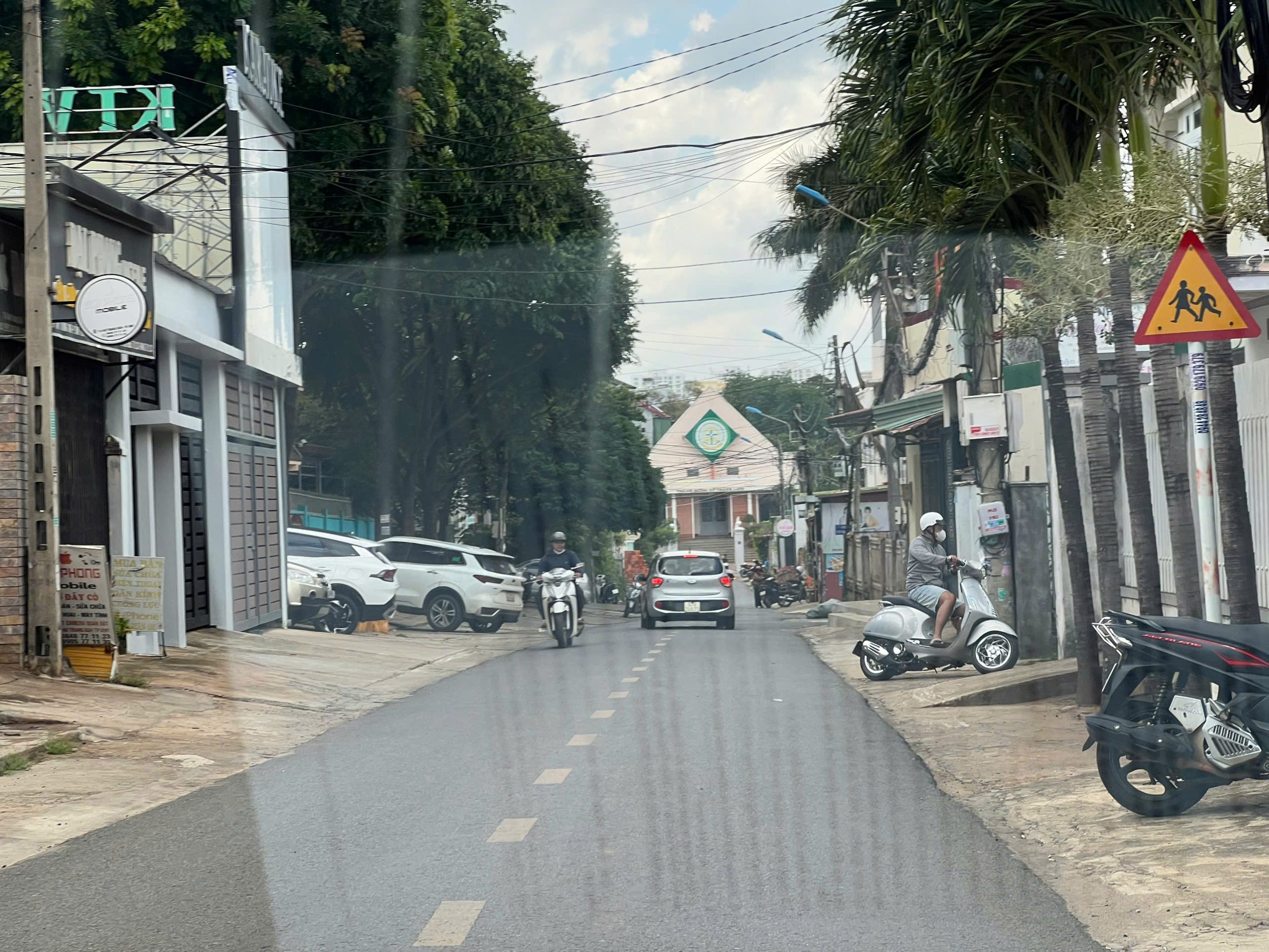 Mặt tiền nhà đất hẻm 133 Nơ Trang Gư Buôn Ma Thuột rộng 4,2m