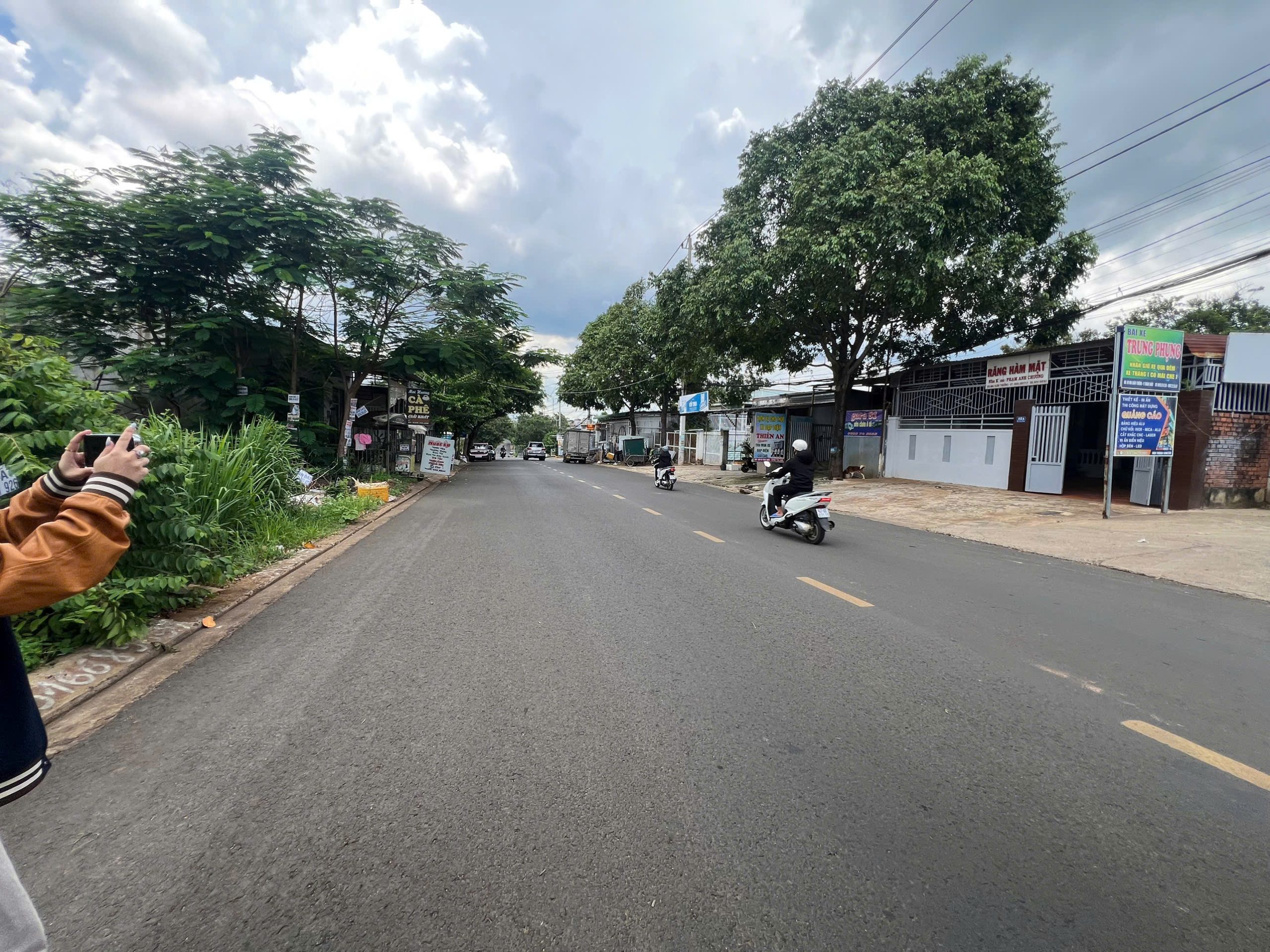 Khu dân cư đông đúc an ninh quanh lô đất mặt tiền Mai Xuân Thưởng BMT