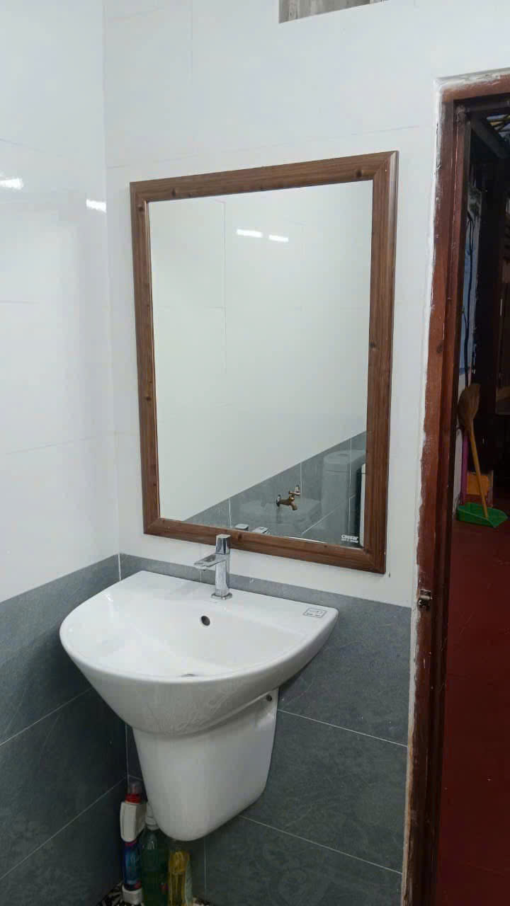 Sân vườn thoáng mát nhà gỗ 3 gian Buôn Ma Thuột