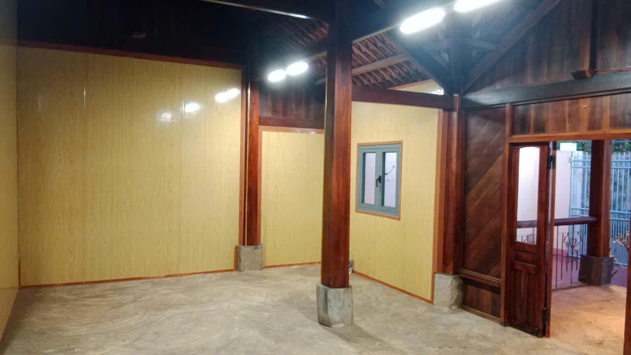 Nhà vệ sinh nhà gỗ 3 gian Buôn Ma Thuột