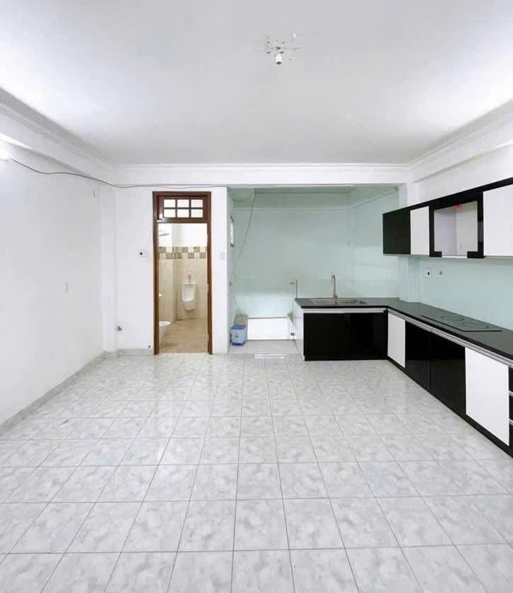 Phòng bếp lầu 2 nhà phố Ngô Quyền, Buôn Ma Thuột