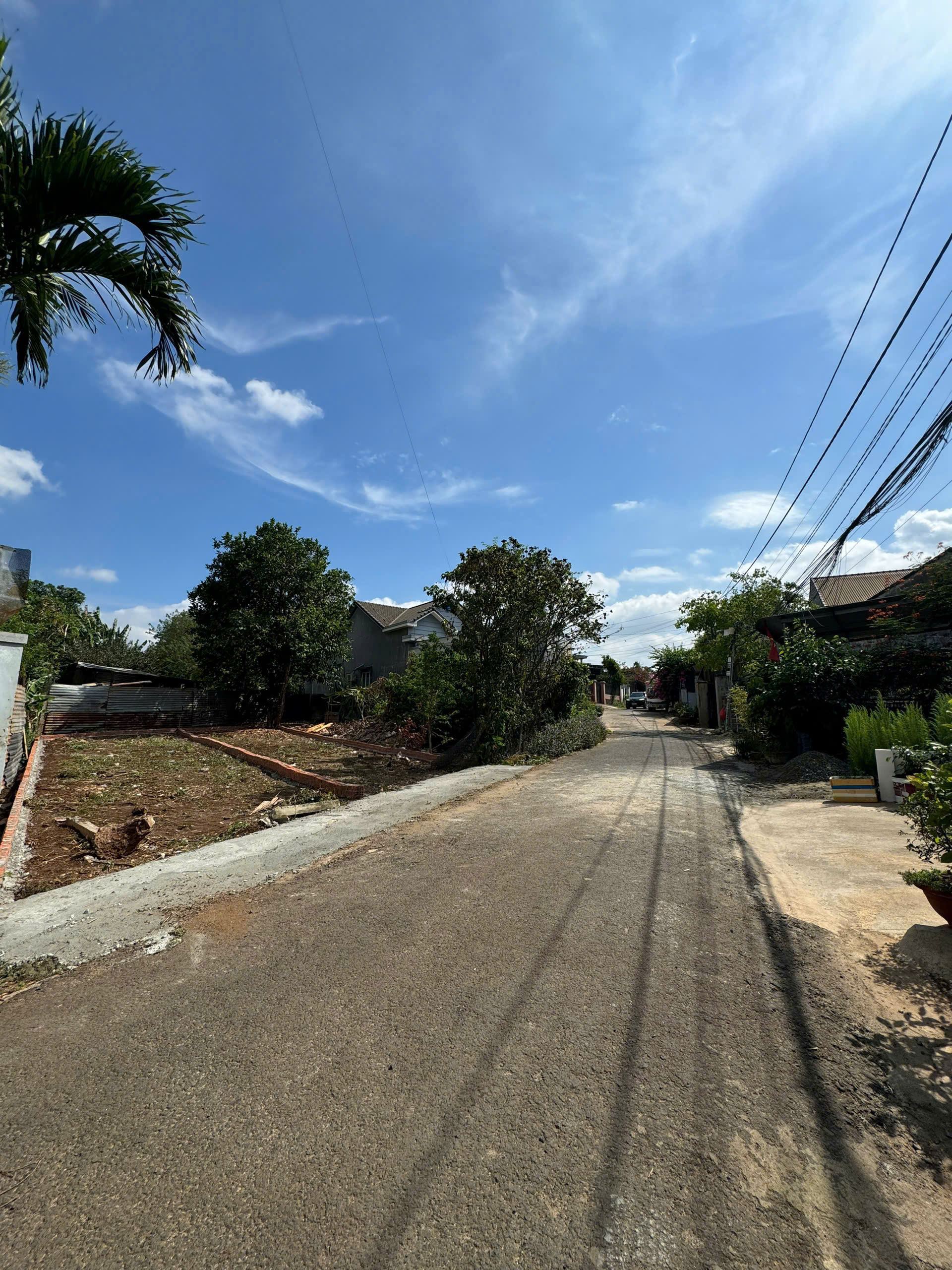 Đường nhựa ô tô vào lô đất hẻm Mai Thị Lựu Buôn Ma Thuột
