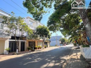 đất mặt tiền Lý chính thắng bmt