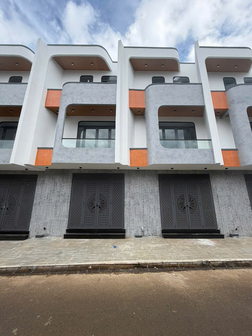 Mặt tiền nhà 3 lầu đường Lương Thế Vinh BMT