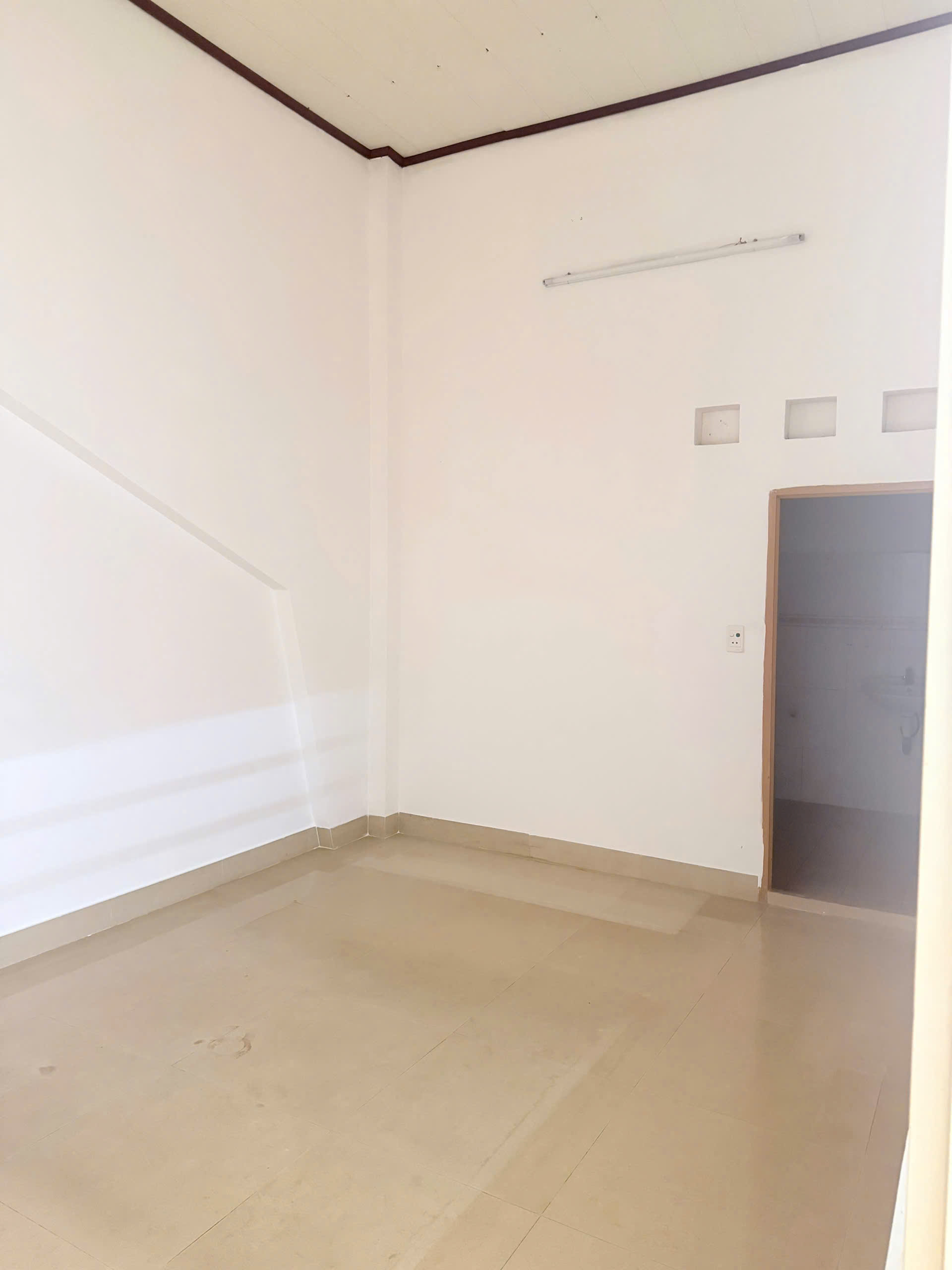 nhà mặt tiền ymoan bmt
