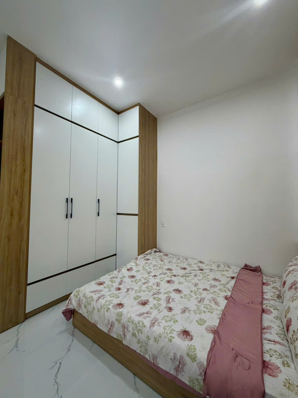 Phòng ngủ nhà 3 lầu mặt tiền Lương Thế Vinh