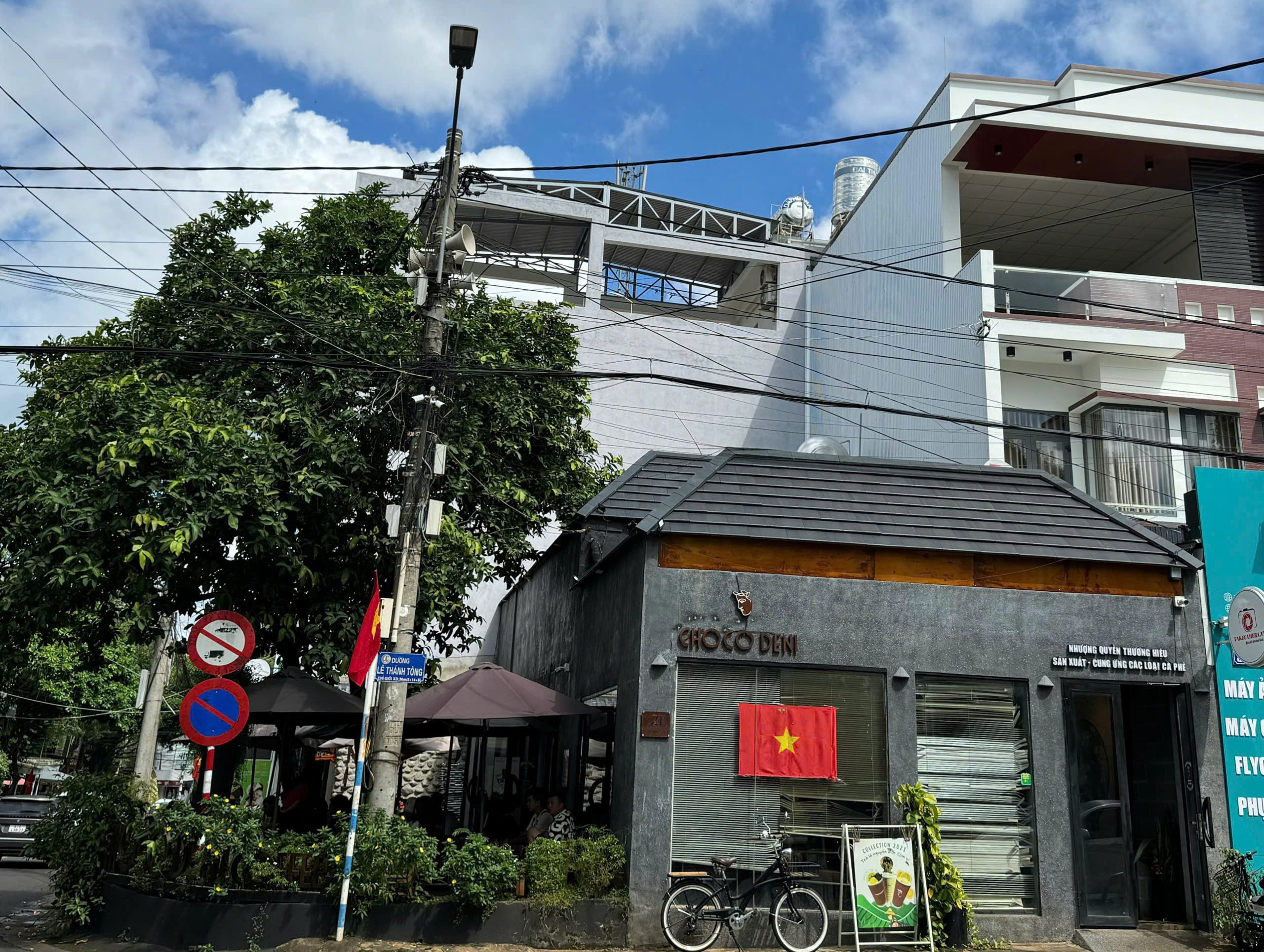 quan cà phê lê thánh tông bmt