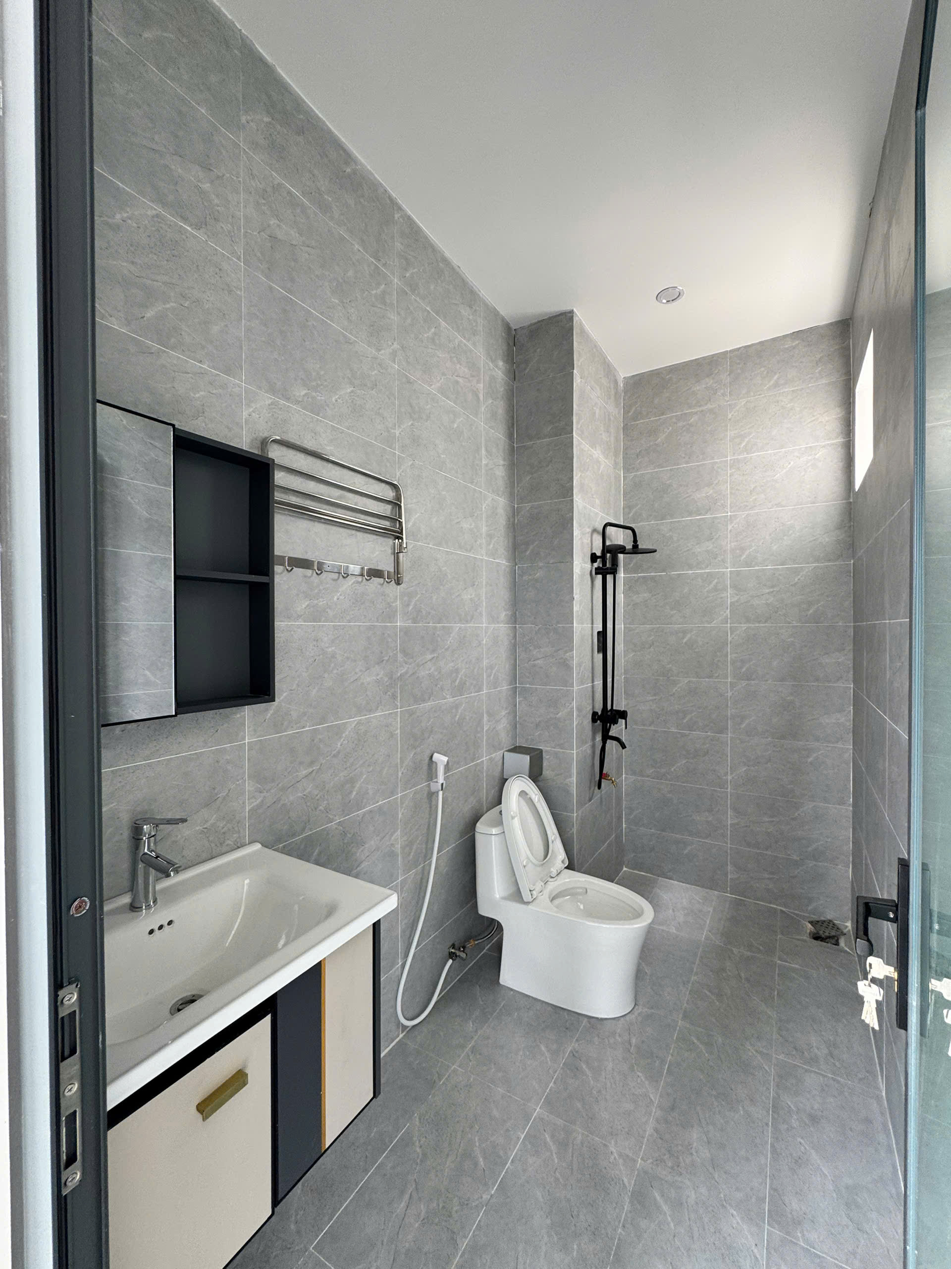 wc nhà hẻm vạn xuân bmt