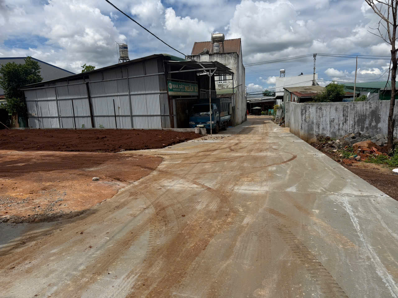 đất hẻm Y Moan gần Khu vực ngã tư Vành đai 10/3 giao đường Y Moan
