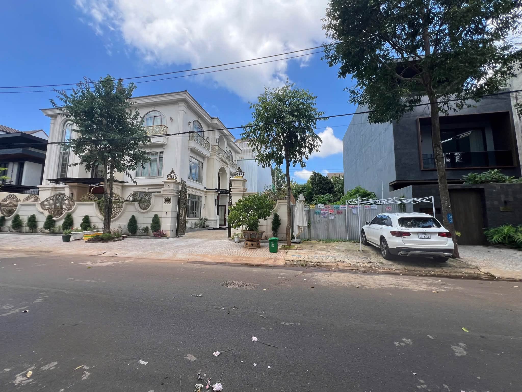 Mặt tiền Phan Đăng Lưu diện tích 6x17,7m BMT