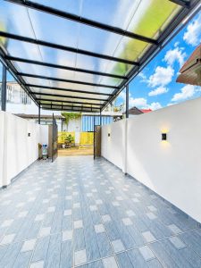 Sân đậu ô tô nhà Nguyễn Lương Bằng